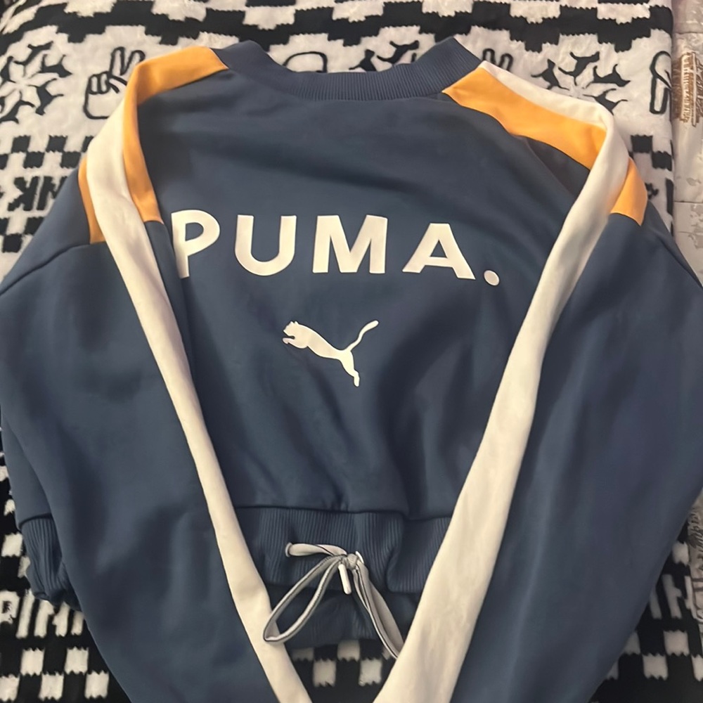 puma outfit crop top and sweatpants